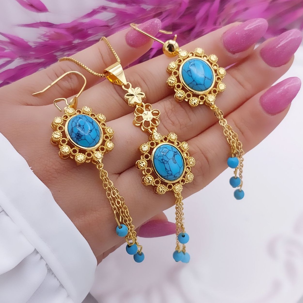 نیمست اصل فیروزه و عقیق