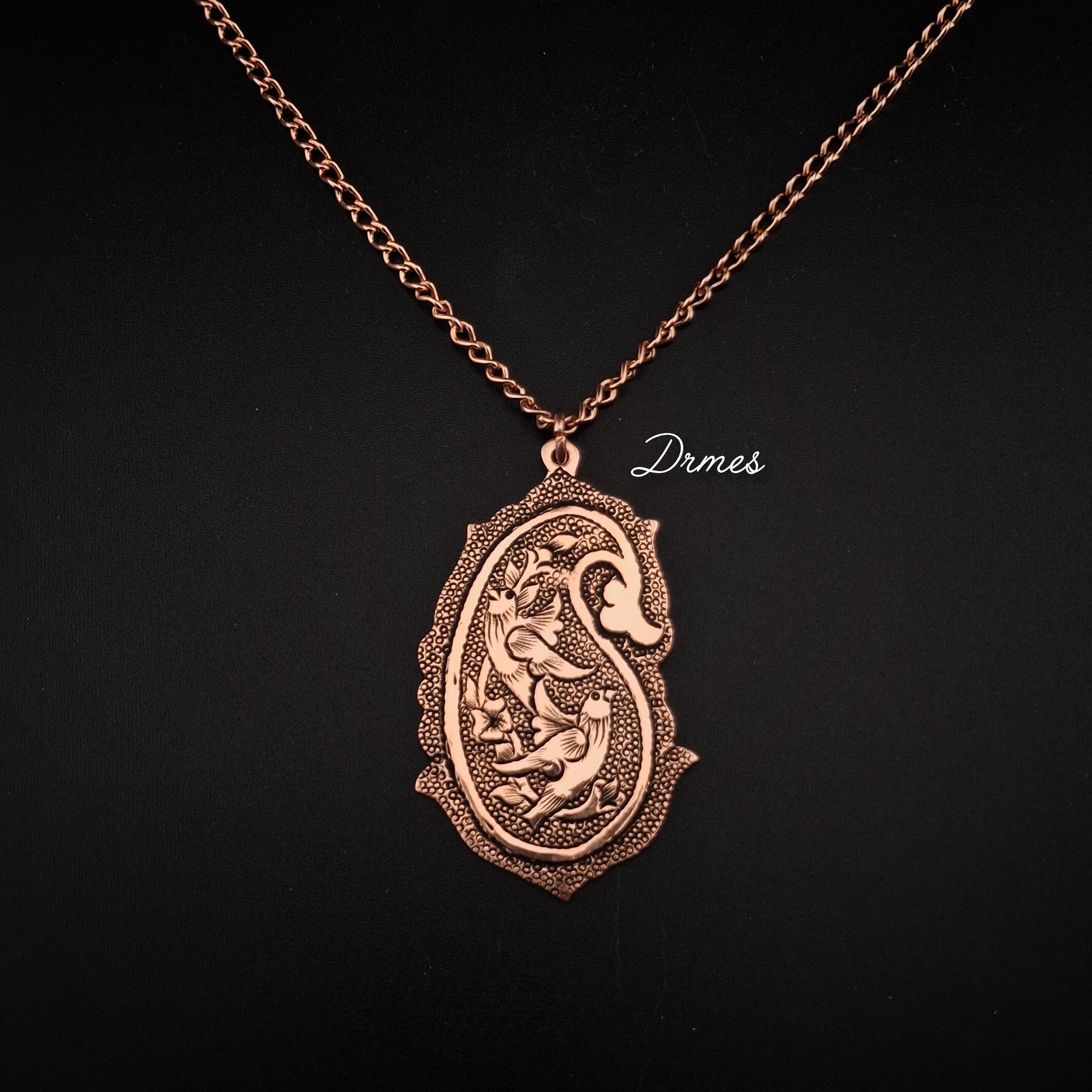 گردنبند مسی زنانه نفیس طرح ترمه و گل و مرغ