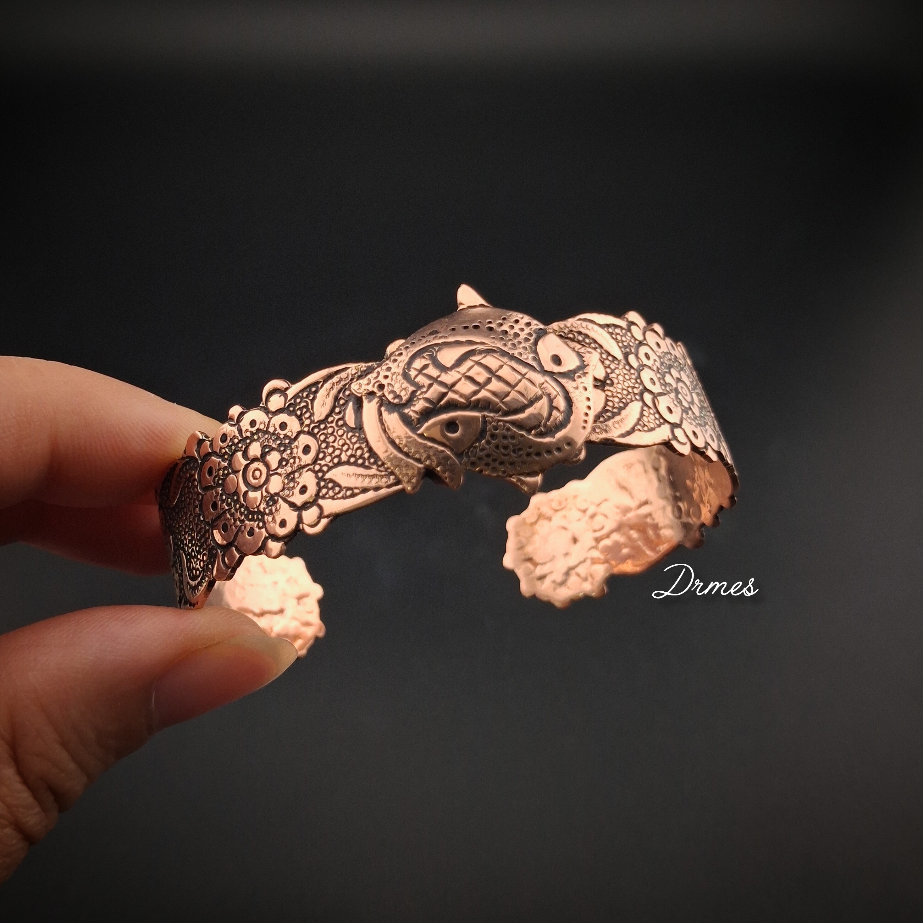 دستبند مسی زنانه نفیس طرح دو ماهی