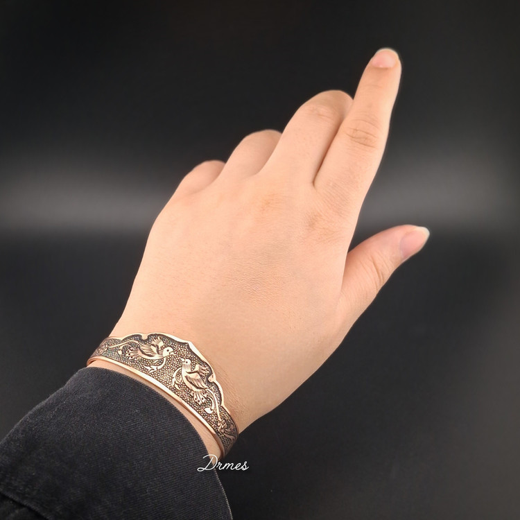 دستبند مسی زنانه طرح تاج و گل ومرغ