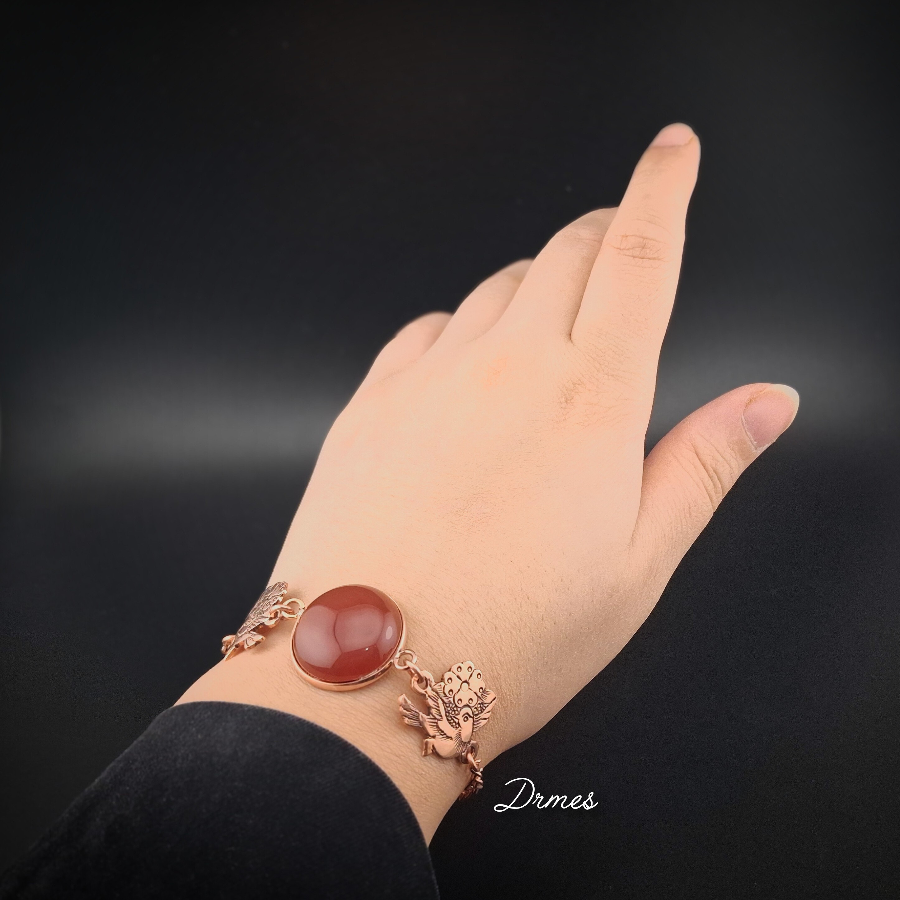 دستبند مسی زنانه نگین وقلم عقیق قهوه ای