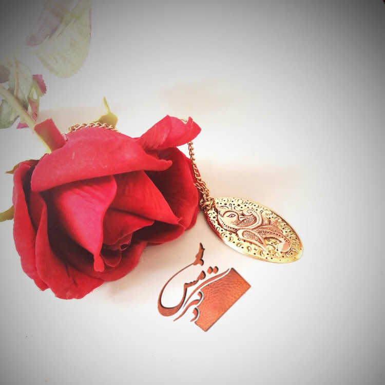 گردنبند مس وبرنج قلمزنی طرح سیمرغ