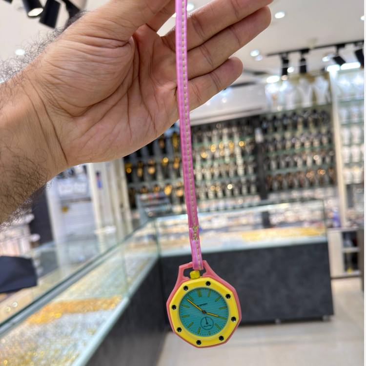 ساعت آویزی