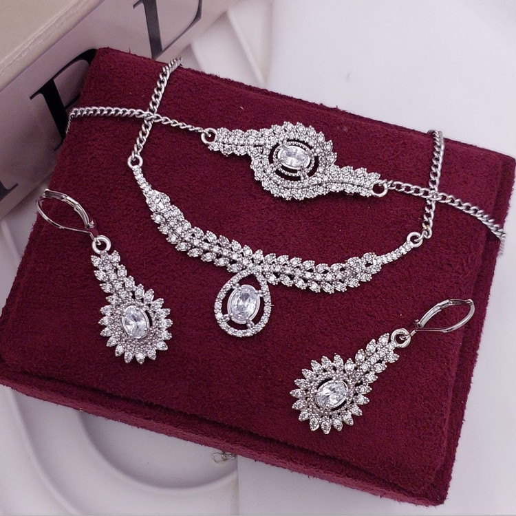 سرویس جواهری رنگ نقره ای