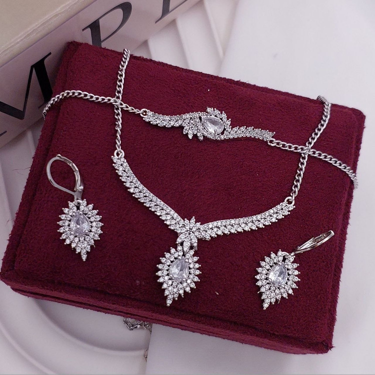 سرویس جواهری رنگ نقره ای