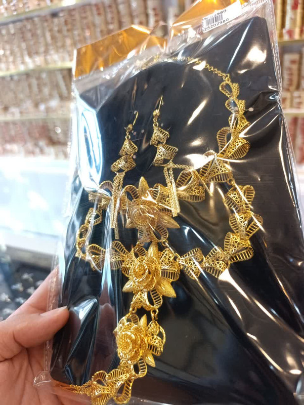 بدلیجات سرویس کامل آبکاری طلا اصل 1