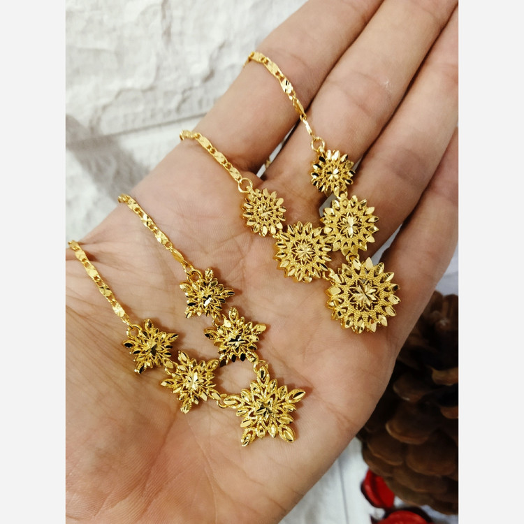 گردنبند زنانه رنگ ثابت طرح گل ستاره تراش الماسی درجه یک