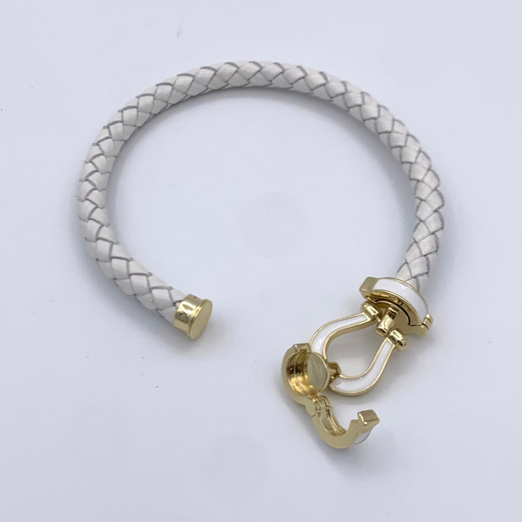 دستبند چرمی زنانه مدل Equestrian01