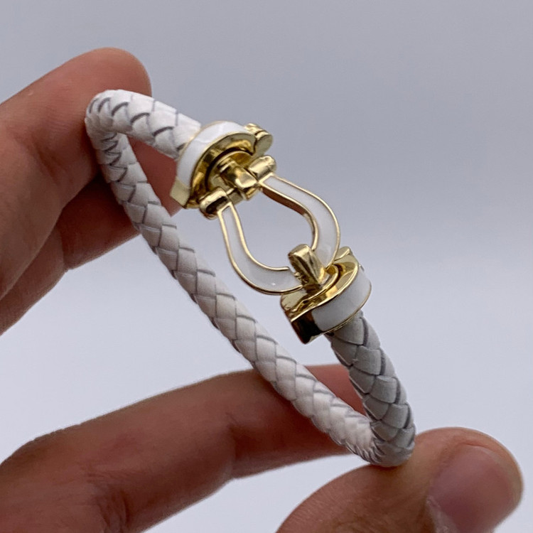 دستبند چرمی زنانه مدل Equestrian01