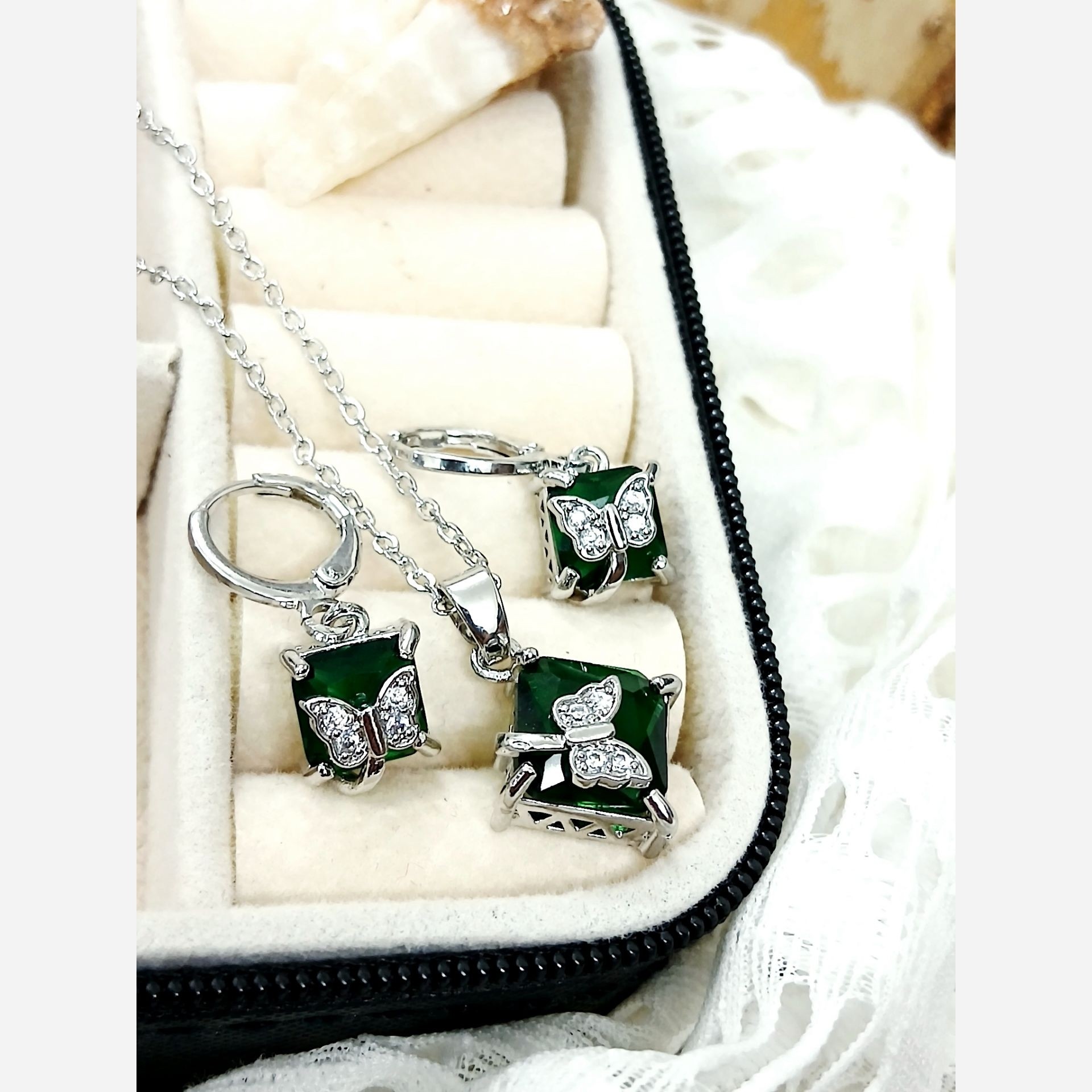 نیم ست مدل پروانه ای
