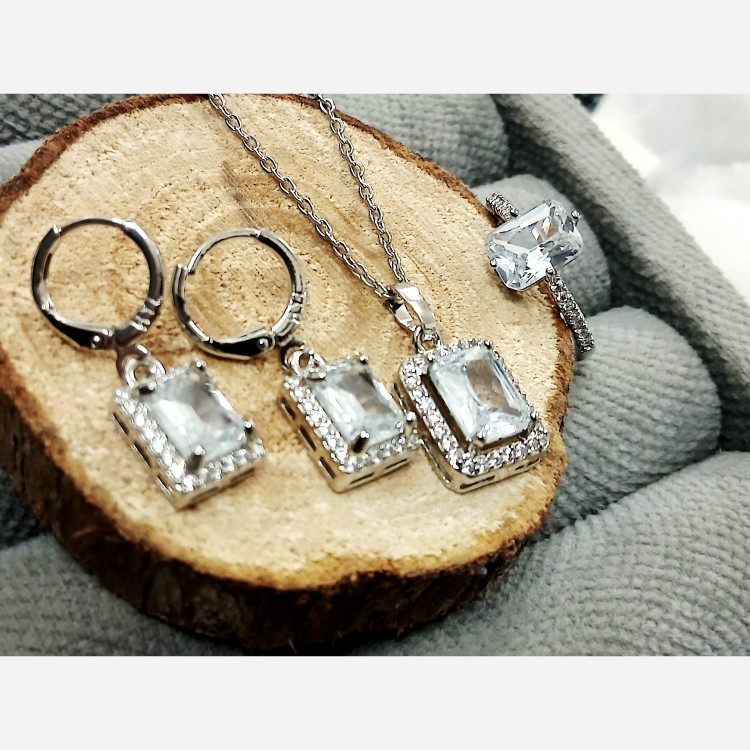 نیم ست زنانه با انگشتر طرح نقره نگین سفید رنگ ثابت