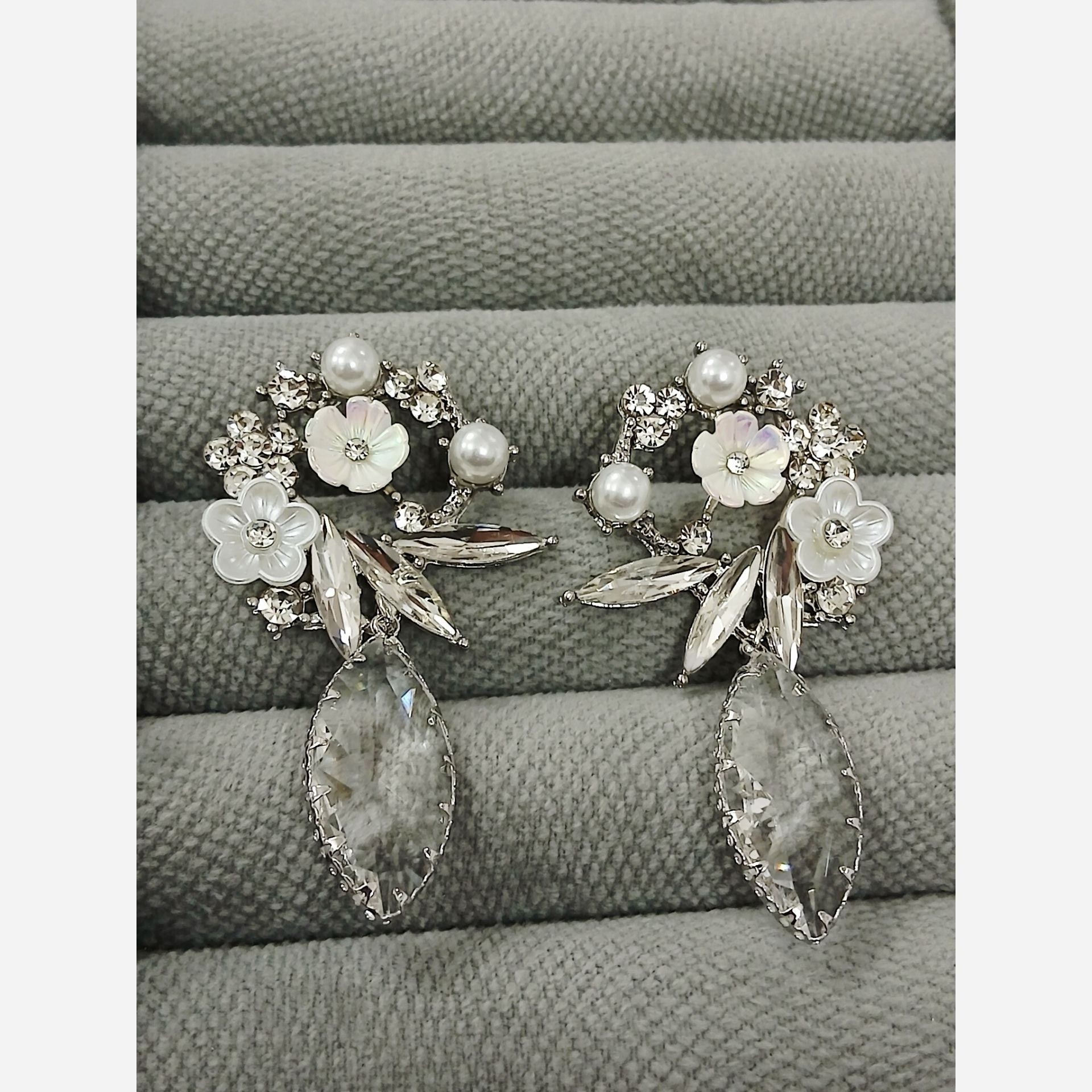 گوشواره جواهری زارا نگین سفید