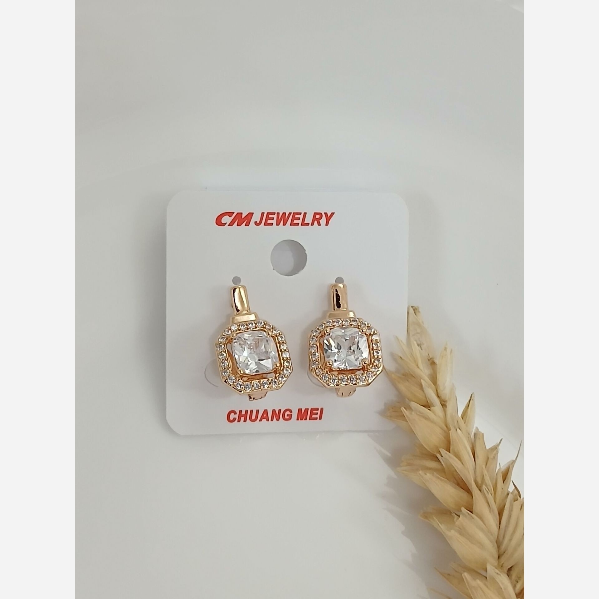گوشواره  مارک و برند  رنگ ثابت