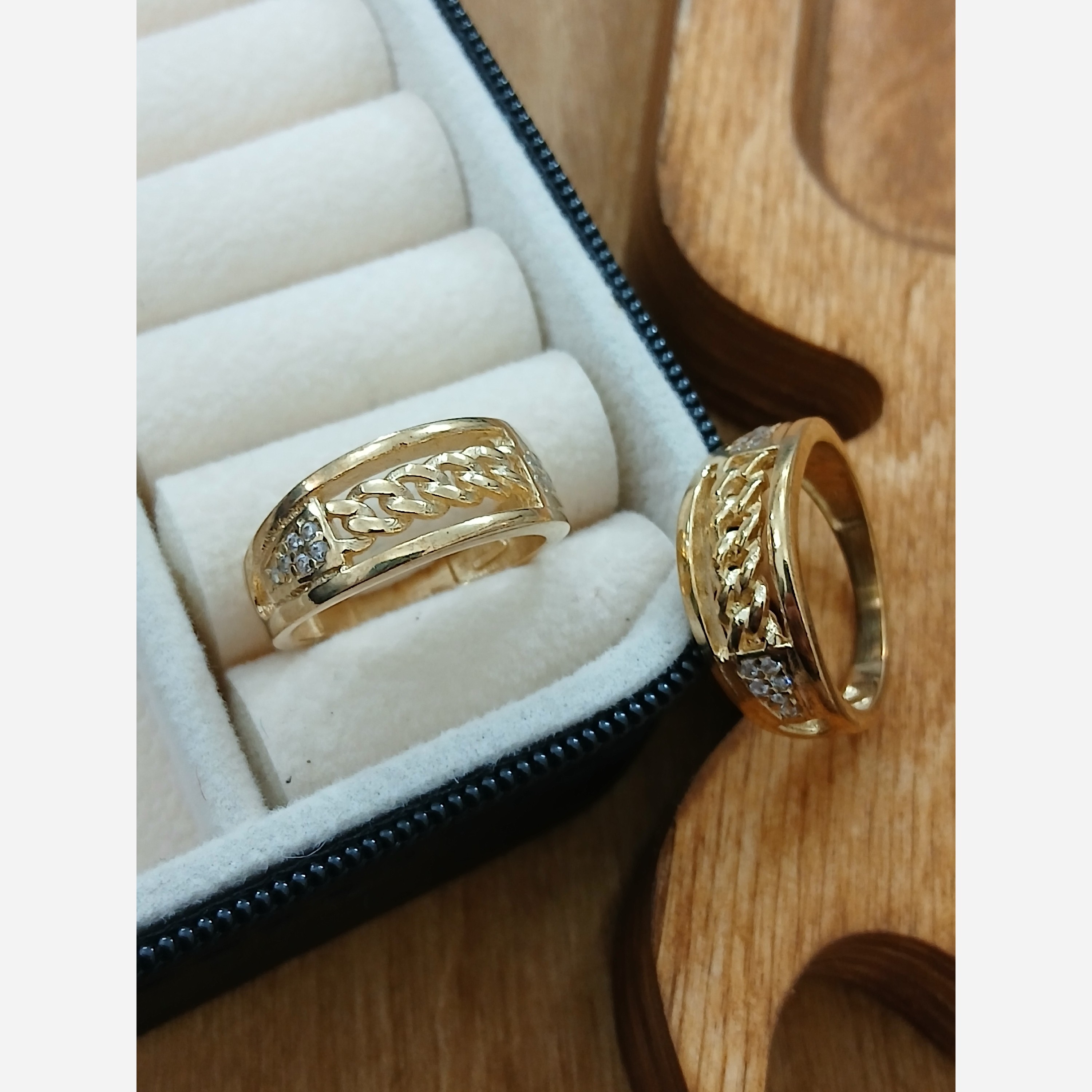 انگشتر زنانه طلا روس نگین دار کد0087654