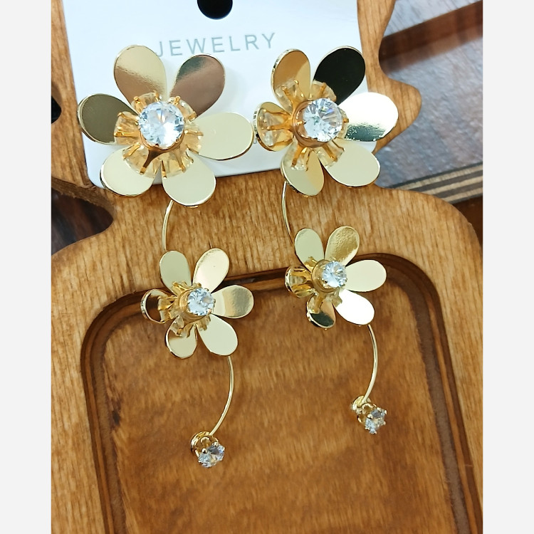 گوشواره گل طلایی استیل