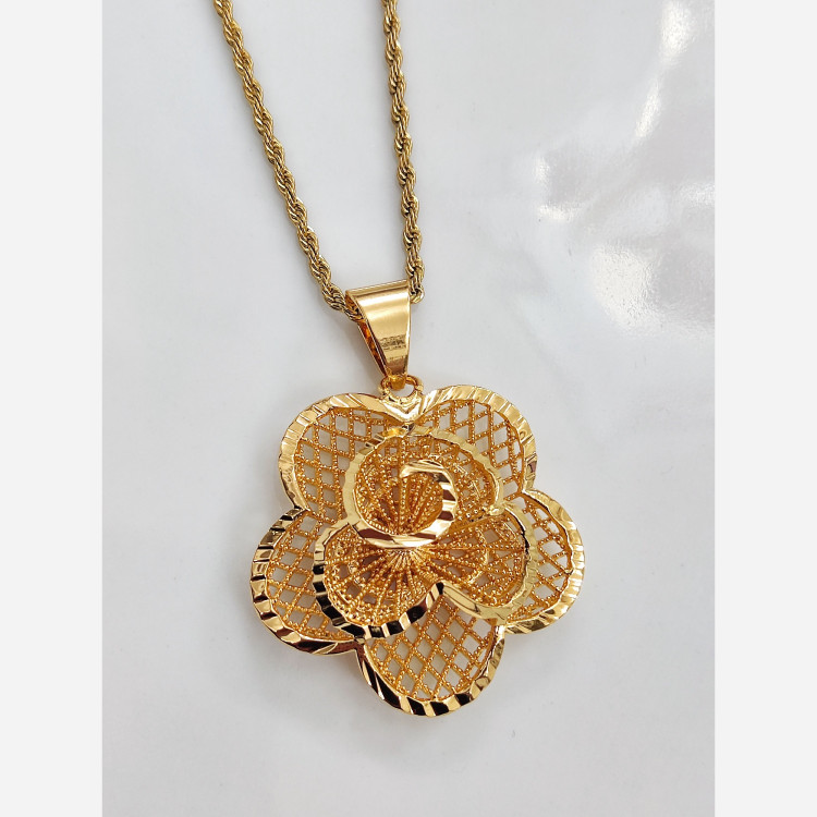گردنبند طرح طلا شیک