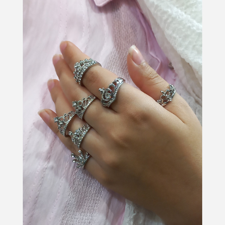 انگشتر های زنانه طرح تاج نقره ای پک 5 عددی