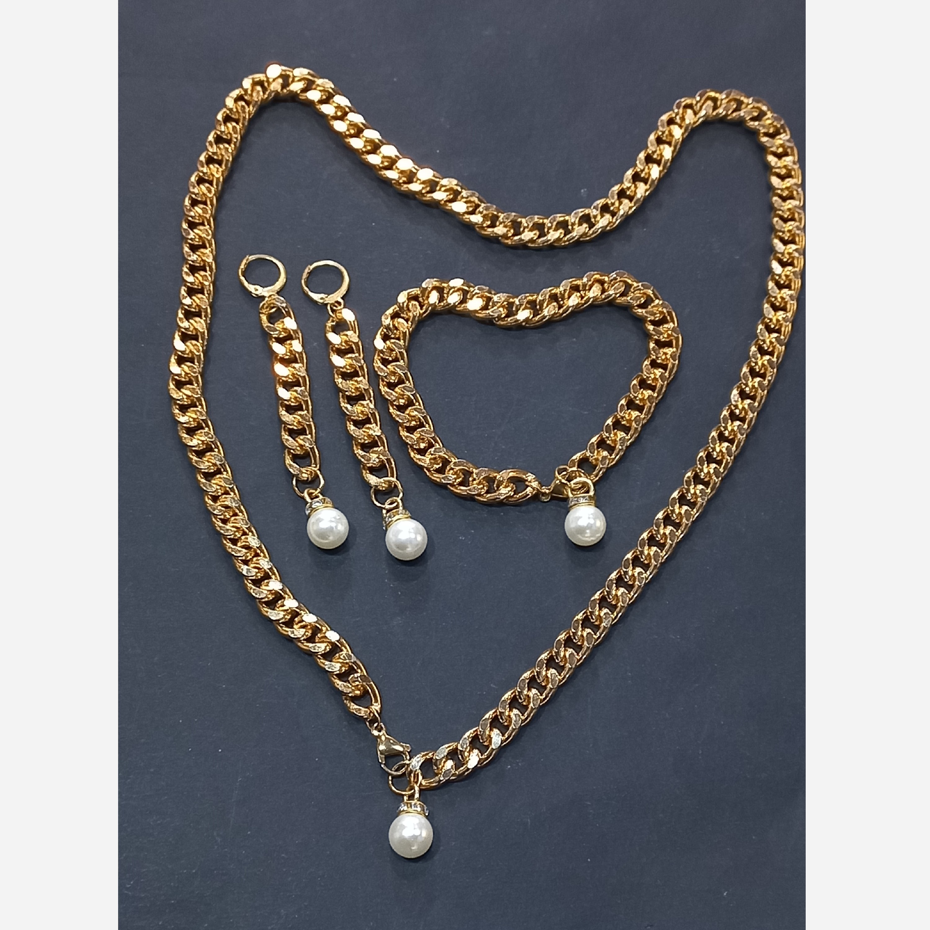ست مروایدی مجلسی کارتیر  رنگ ثابت شامل دستبند و گردنبند و گوشواره