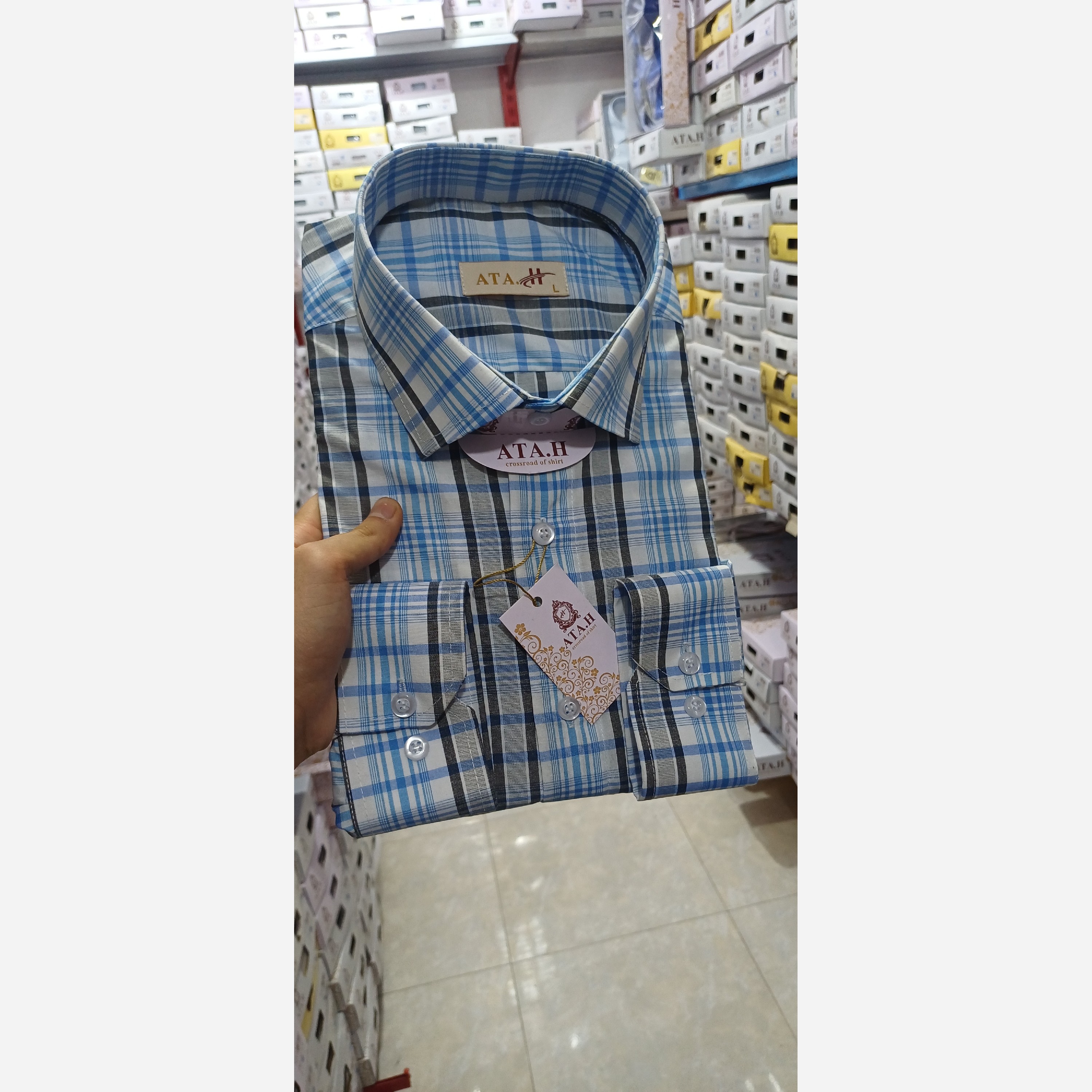 پیراهن مردانه چهارخونه زمینه سفیدو آبی و مشکی کد405