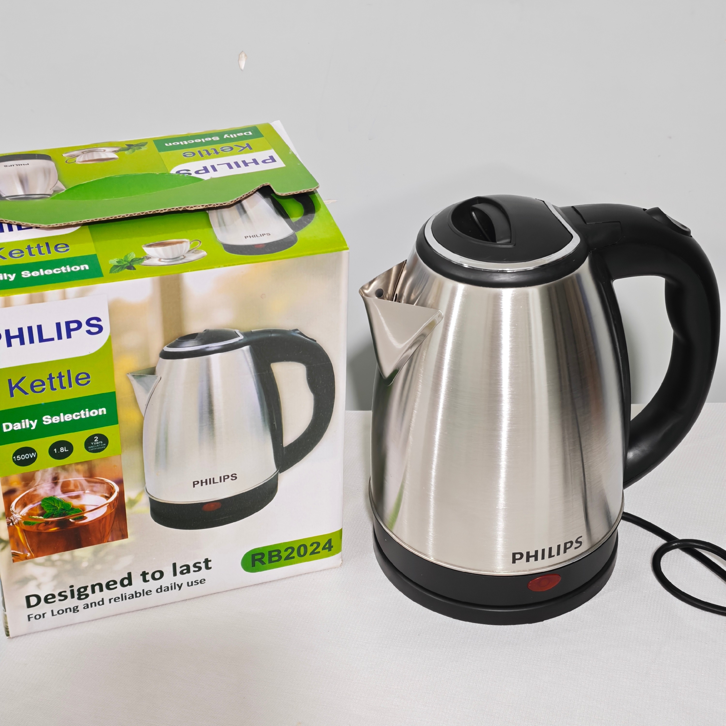 کتری برقی فیلیپس هلند (1.8 لیتر) (ارسال رایگان) 1500w (سیستم خاموشی خودکار) مدل 2024