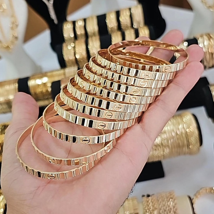 النگو لاو کارتیه تراش دار طلا روس اصل با گارانتی برابر با طلای رنگ ثابت کد 700