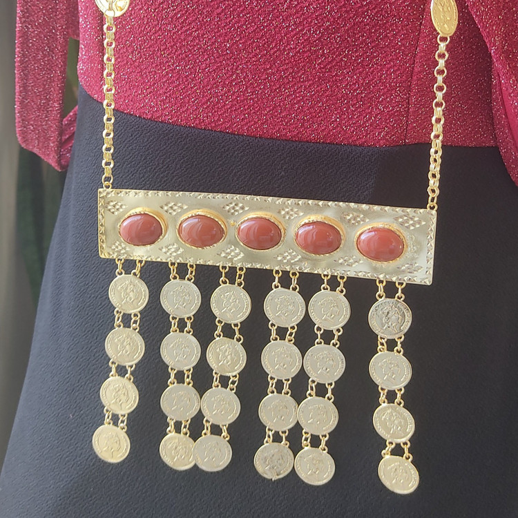 گردنبند کتیبه ای عقیق دار