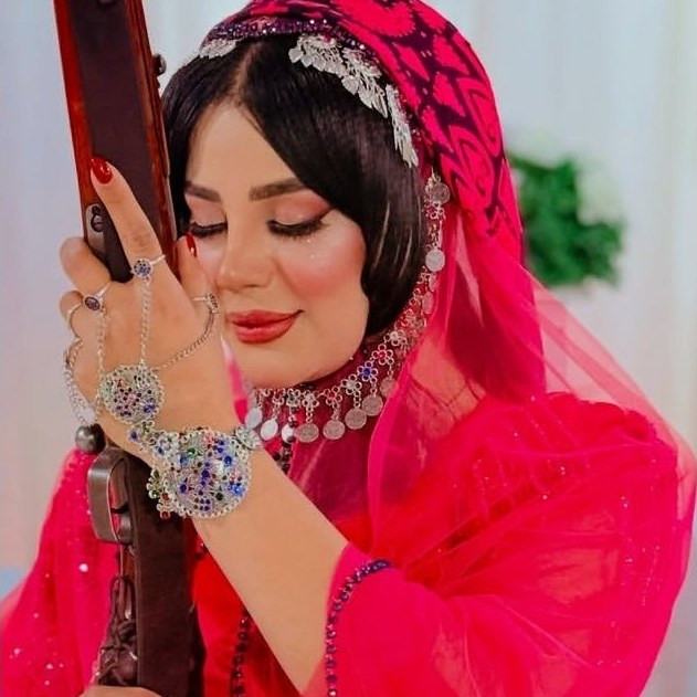 خار یا گردنی نقره ای