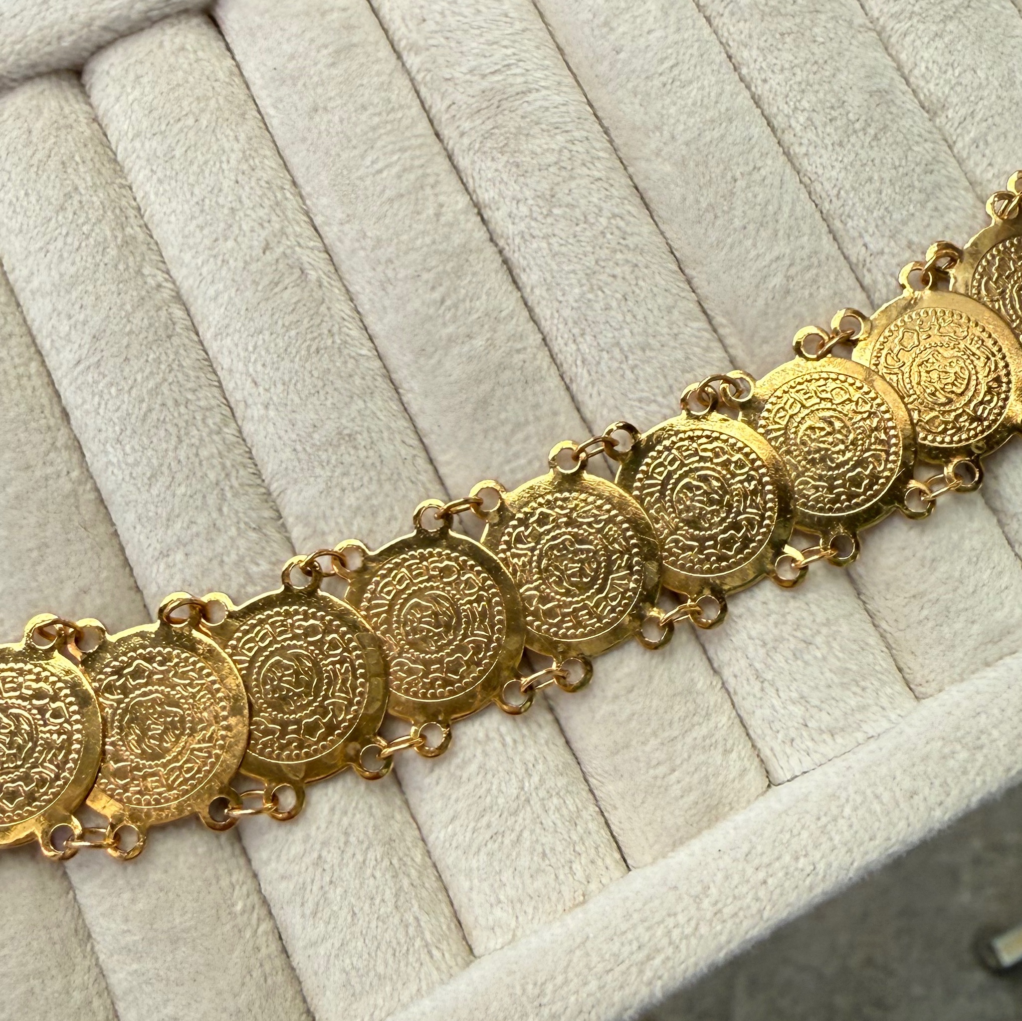 دستبند سکه طرح طلا و کپی طلای لوکس کد 700