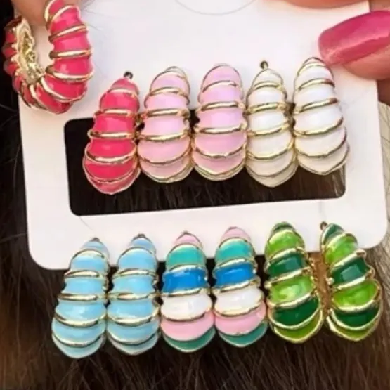 گوشواره میناکاری برجسته وارداتی درجه یک ضد حساسیت رنگ ثابت