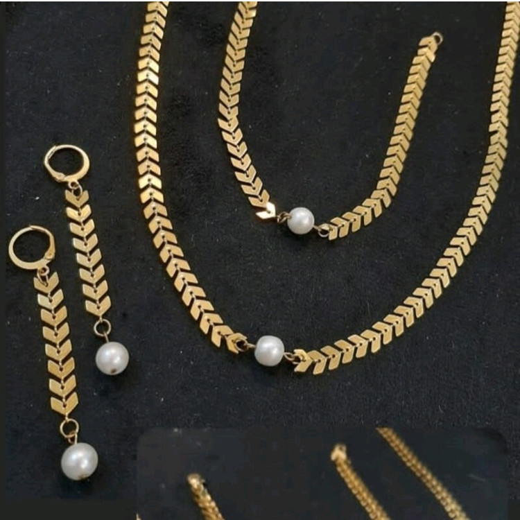 ست گردنبند دستبند گوشواره استیل زنانه طرح گندمی یا تیغ ماهی (لاوین گالری)