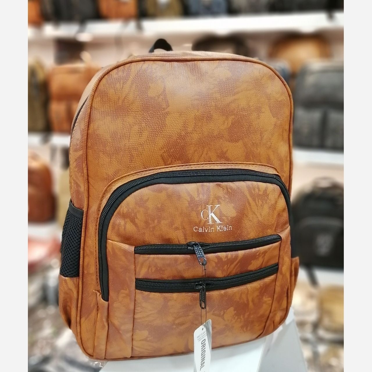 کیف کوله مدارس شیک و جذاب  جنس و کیفیت رویه و آستر خارجی اعلا