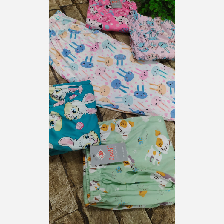 شلوارک جنس خوب و با کیفیت لیدی شیک و جذاب فانتزی عروسکی زنانه جیب دار و خوش قواره فری سایز 38 تا 54