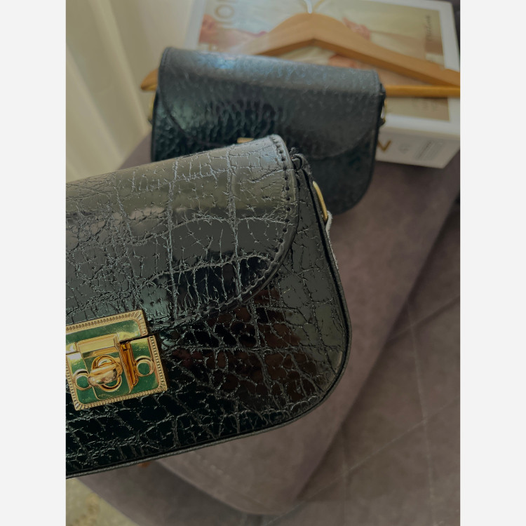 کیف مشکی شیک زنانه با بند بلند ورنی قفل دار