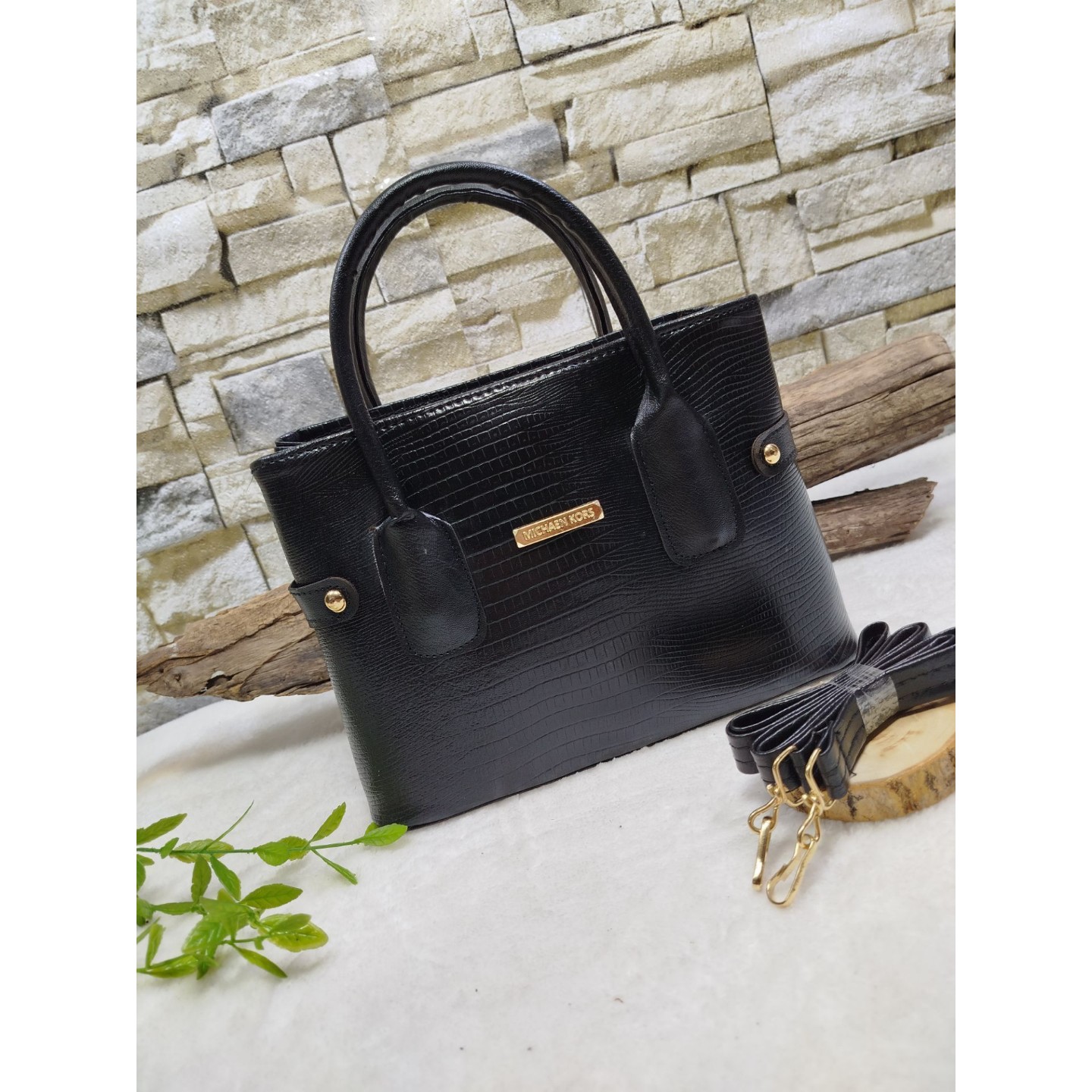 کیف زنانه صندوقی استوار