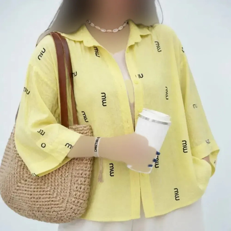 شومیز زنانه جنس سوپر ینزی درجه یک فری سایز رنگ لیمویی سبز دریایی کالباسی