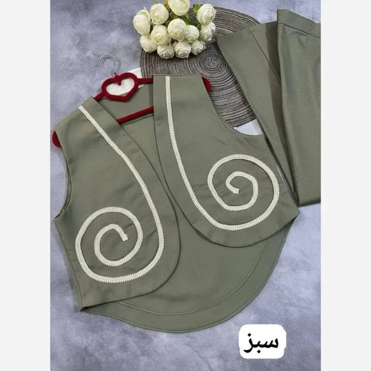 ست جلیقه و شلوار مازراتی دورو کجراه وارداتی رنگ مشکی استخوانی سبز نسکافه ای فری سایز تا 46