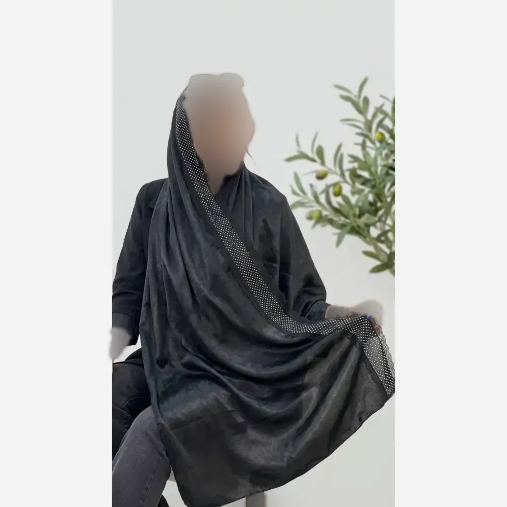شال مجلسی مشکی کوپرا لب نگین و دانتل ابعاد 180 در 73 سانتیمتر
