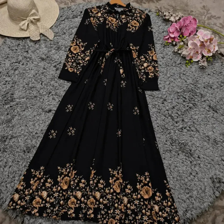 پیراهن ساحلی زنانه مدل زنبق جنس بوگاتی رنگ مشکی گل صورتی و گل طلایی فری سایز