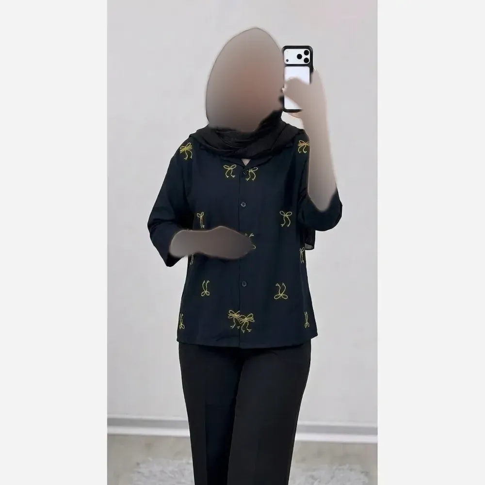 شومیز نگین طلایی مجلسی زنانه رنگ مشکی جنس بزایاق درجه یک فری سایز