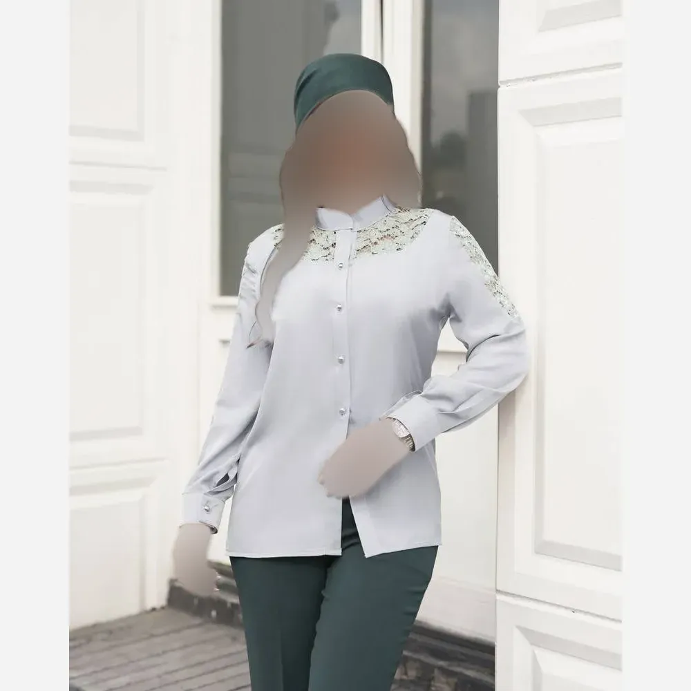 شومیز یقه ایستاده پارچه لیوسل خرجکار گیپور زنانه