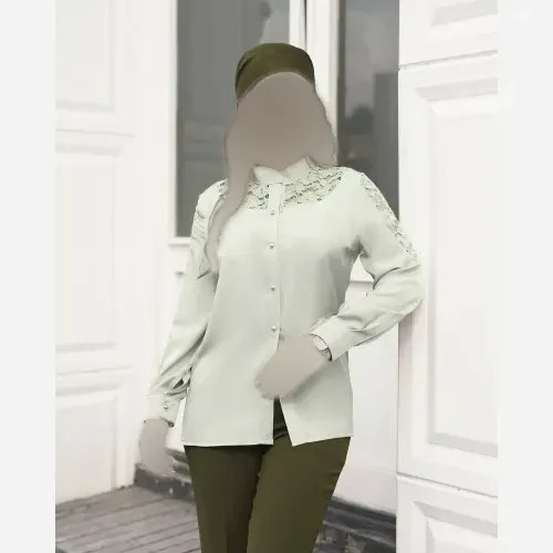 شومیز یقه ایستاده پارچه لیوسل خرجکار گیپور زنانه