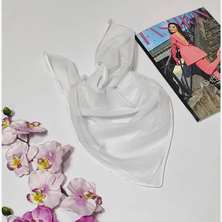 مینی اسکارف توری ساده ابعاد 70 در 70 رنگ مشکی سفید کرم