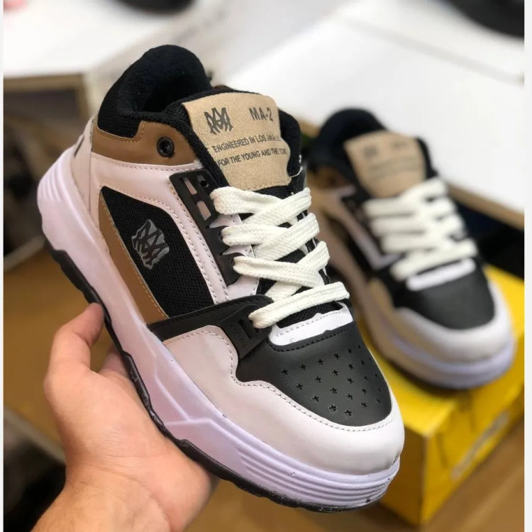 کفش کتونی مردانه مدل جردن تراویس رنگ سفید کرم رویه چرم صنعتی دور دوخت