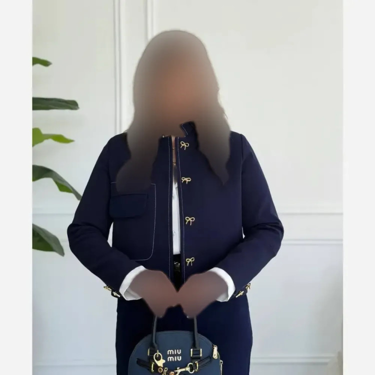 کت و شلوار زنانه مدل غزال جنس کرپ مازراتی درجه یک رنگ مشکی و سرمه ای