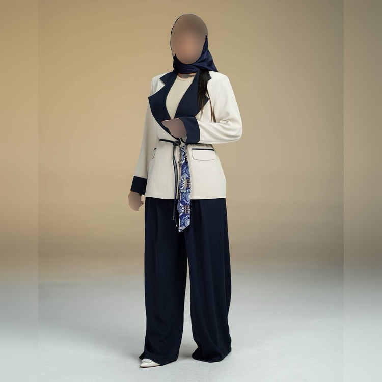 کت و شلوار زنانه مدل زیبا به همراه کمربند مناسب چهار فصل