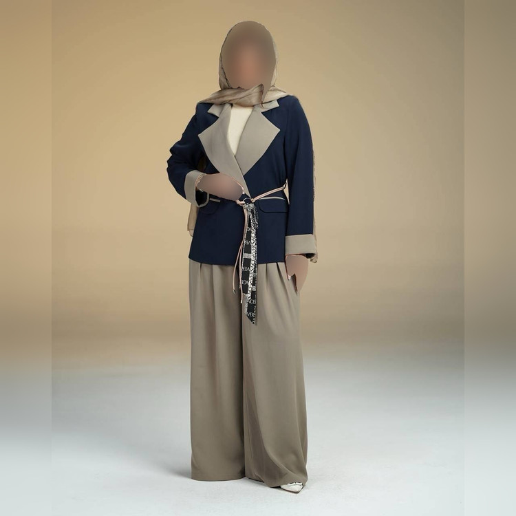 کت و شلوار زنانه مدل زیبا به همراه کمربند مناسب چهار فصل