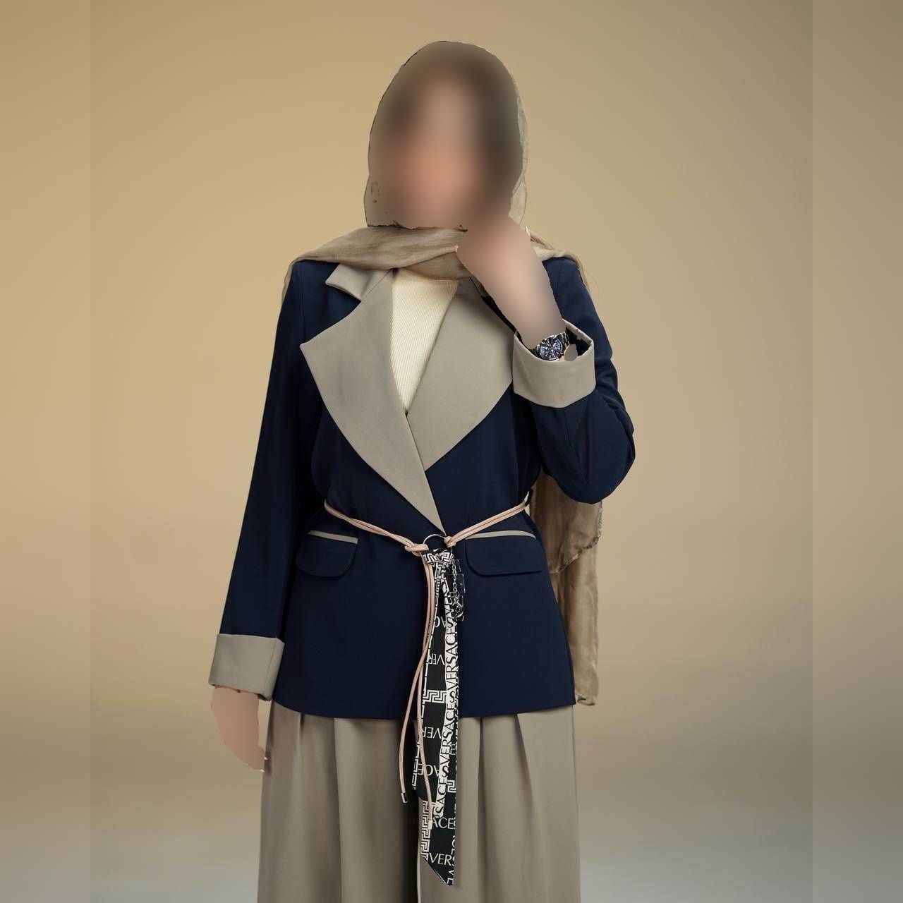 کت و شلوار زنانه مدل زیبا به همراه کمربند مناسب چهار فصل