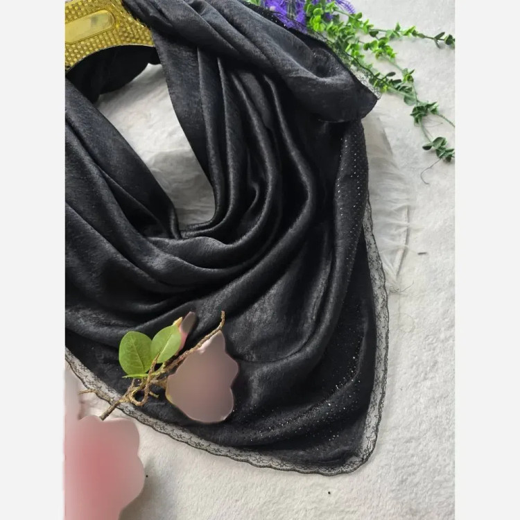 روسری یاقوت جنس کوپرا ترک مشکی قواره 120 با نگین و تور دانتل