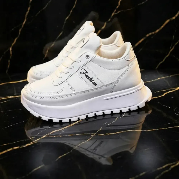 کفش زنانه مدل فشیون خاویاری رویه فوم حولهای زیره پیو پاشنه 4 سانتیمتری