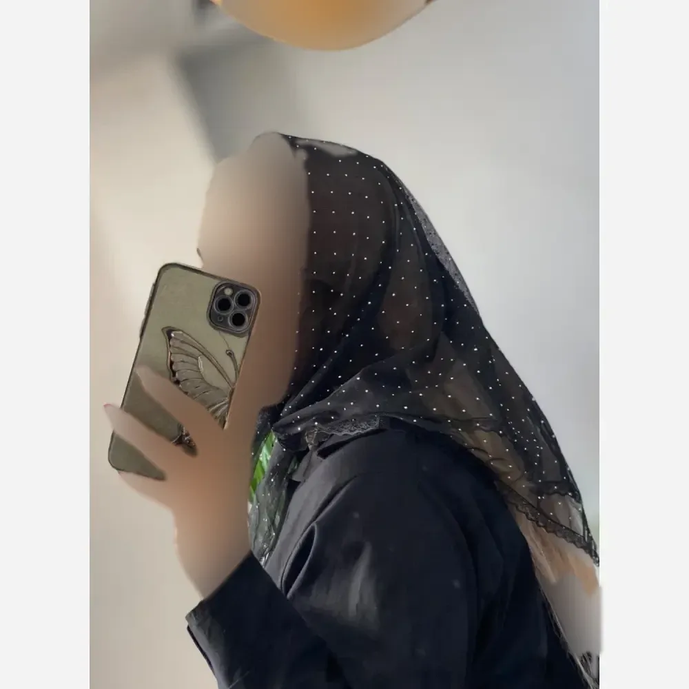 مینی اسکارف نگینی دانتل مشکی سایز 75 در 75 (2)